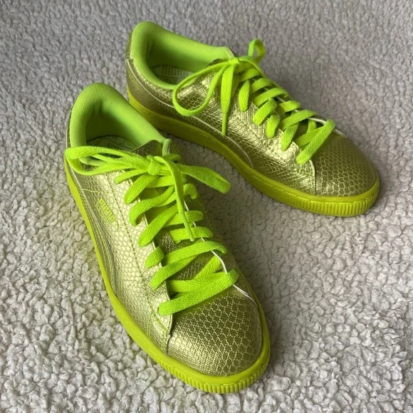 Puma Womens’ Basket Future Minimal Sneaker - Picture 1 of 16